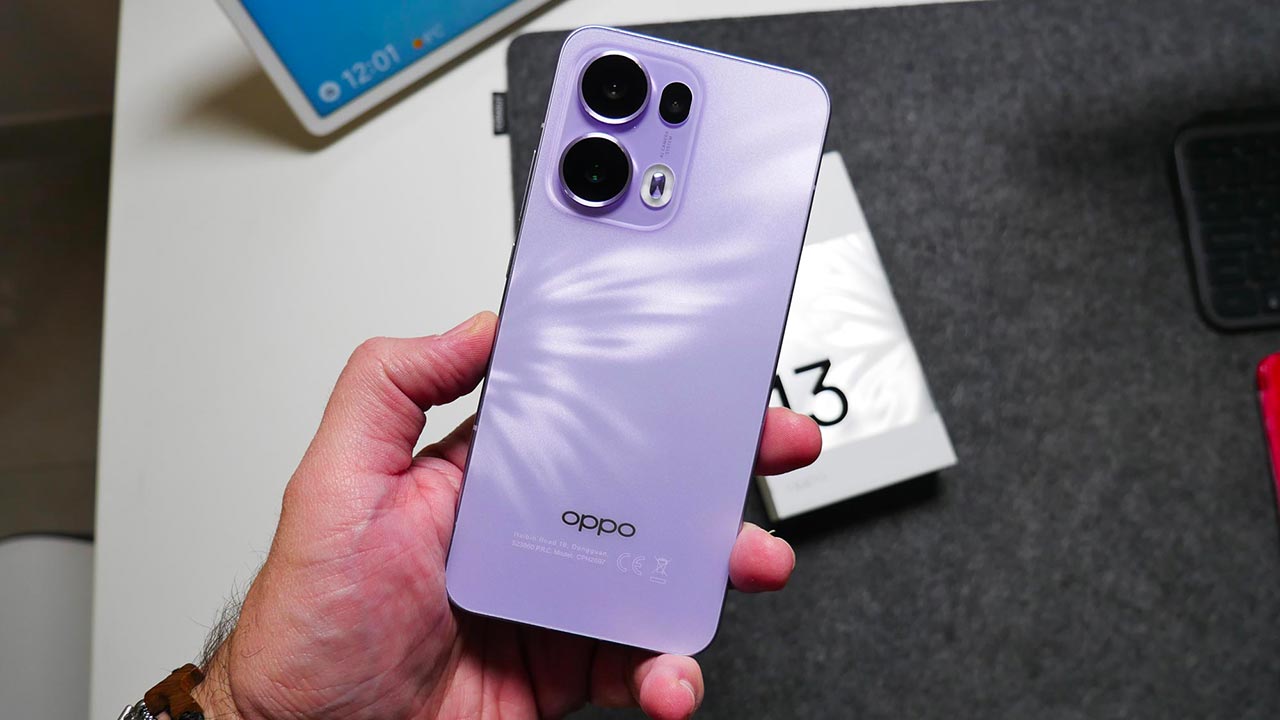 OPPO Reno13 Pro: l'intelligenza artificiale al servizio della fotografia e della produttività